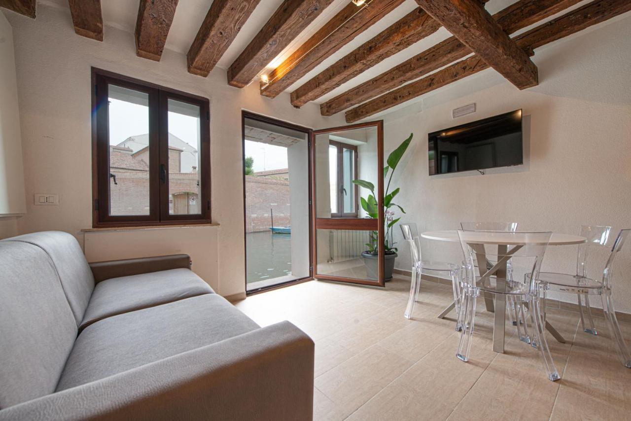 Ca' Leoncino - Venice Canal Front Apartment Eksteriør billede